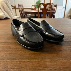 Eastland Sleek Black Leather Loafers